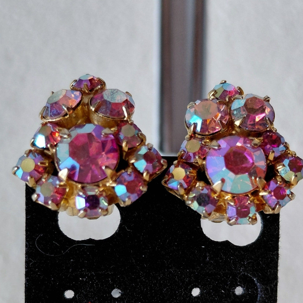 Vintage 1960s aurora borealis sparkling  prong set rhinestone clip earrings